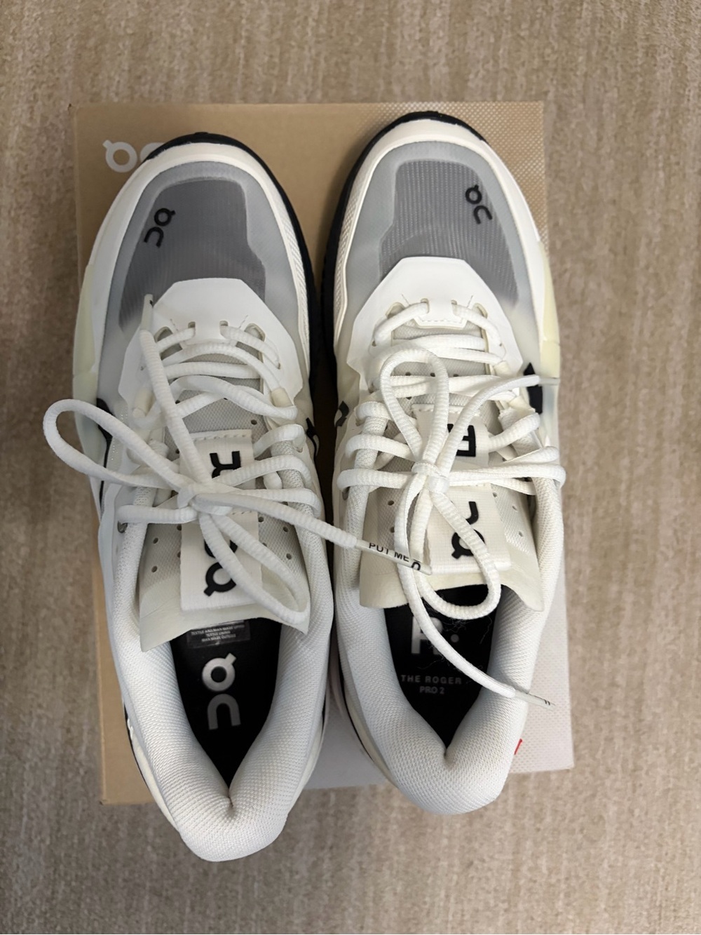 ON Running Running Womens White black and Gray Sneakers - Size 9W